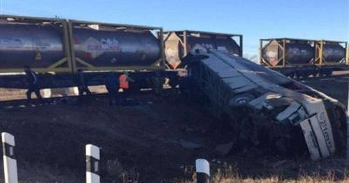 Автобус пойызға соғылып, 4 жолаушы қаза тапты