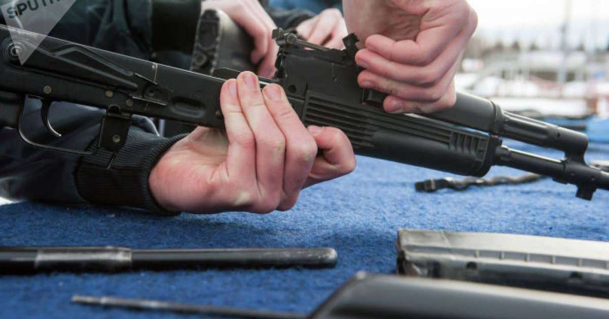 Ақтау тұрғыны терезеден оқ жаудырып, оны видеоға түсіріп алған