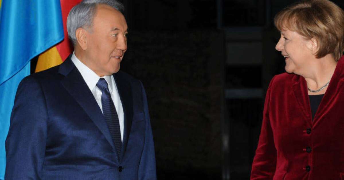 Назарбаев Германия канцлері Ангела Меркельмен сөйлесті