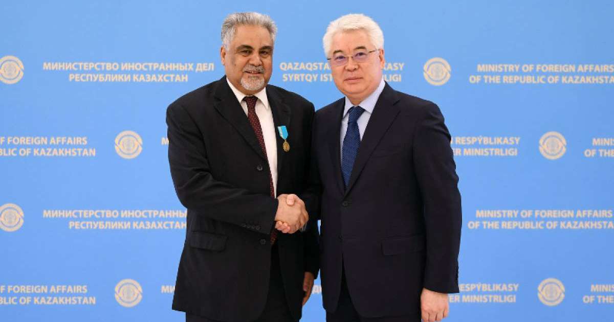 外长会见沙特驻哈大使