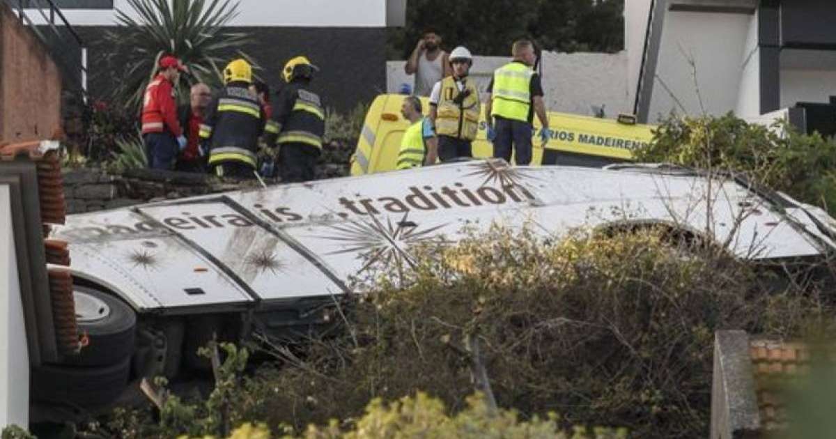 一旅游大巴在葡萄牙发生事故　至少28人死亡