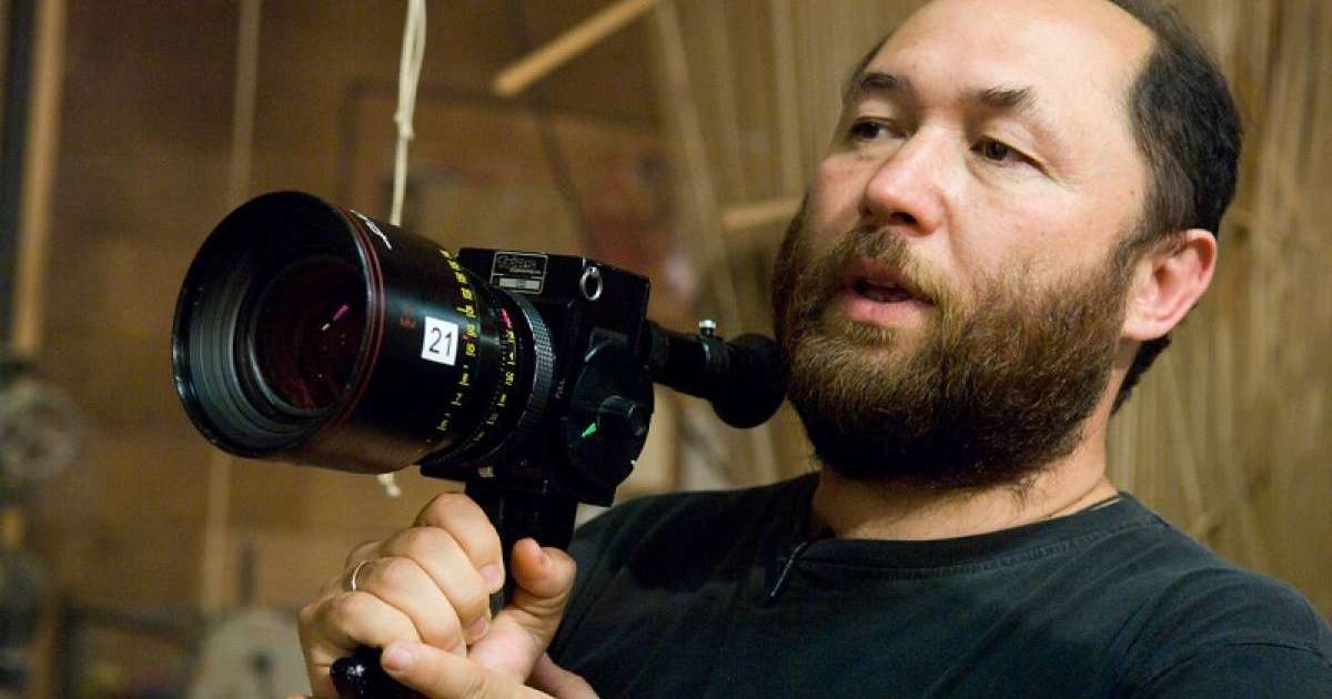 贝克曼别托夫正拍摄一部有关刻赤校园枪击案的影片