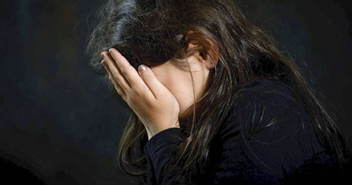 Жетісайлық әйел өгей қыздарын қалай азаптағанын дәптерге жазып отырған