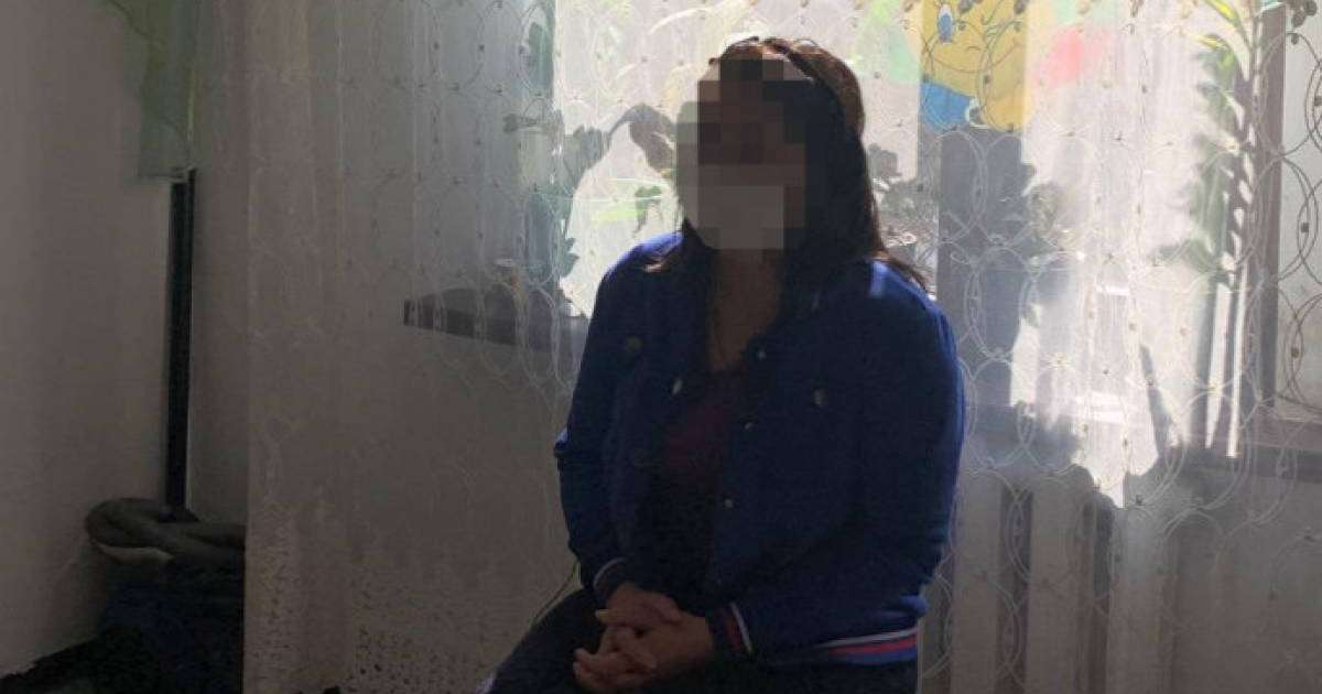 Үш баланың анасы аяусыз зорланып, тоналғанын айтты