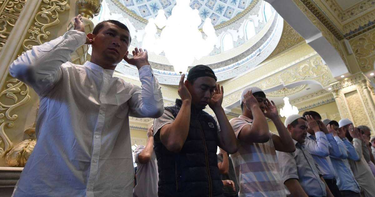 Қырғызстан жұма күнгі уағыздарға қатысты ереже қабылдады