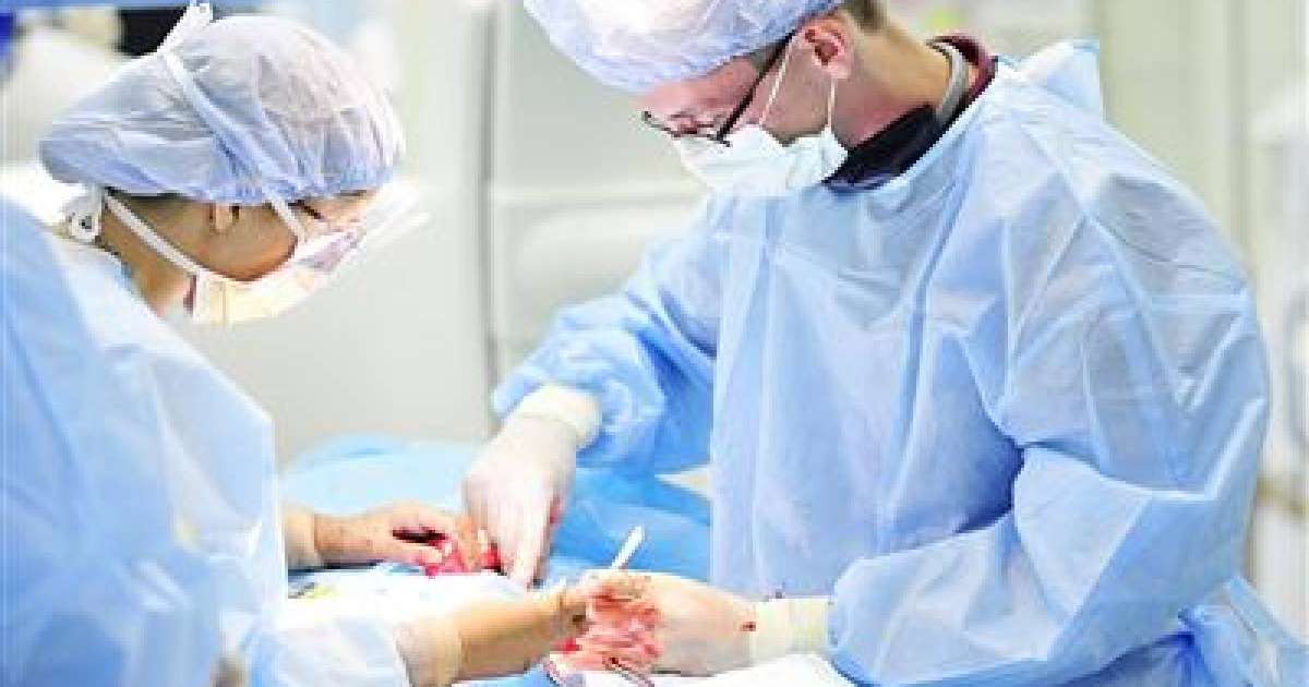 Ақтөбелік дәрігерлер соғыс ардагерінің денесінде 63 жыл тұрған оқты алды