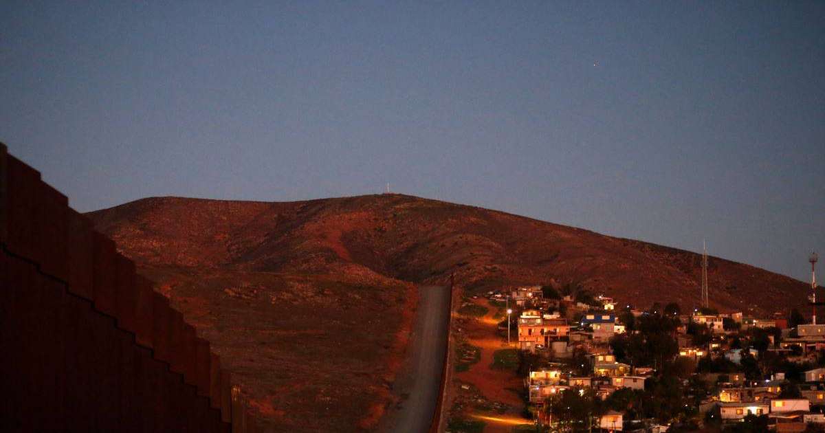 Конгресс шекарада жарияланған төтенше жағдайды алып тастауға қойылған Трамп ветосының күшін жоя алмады