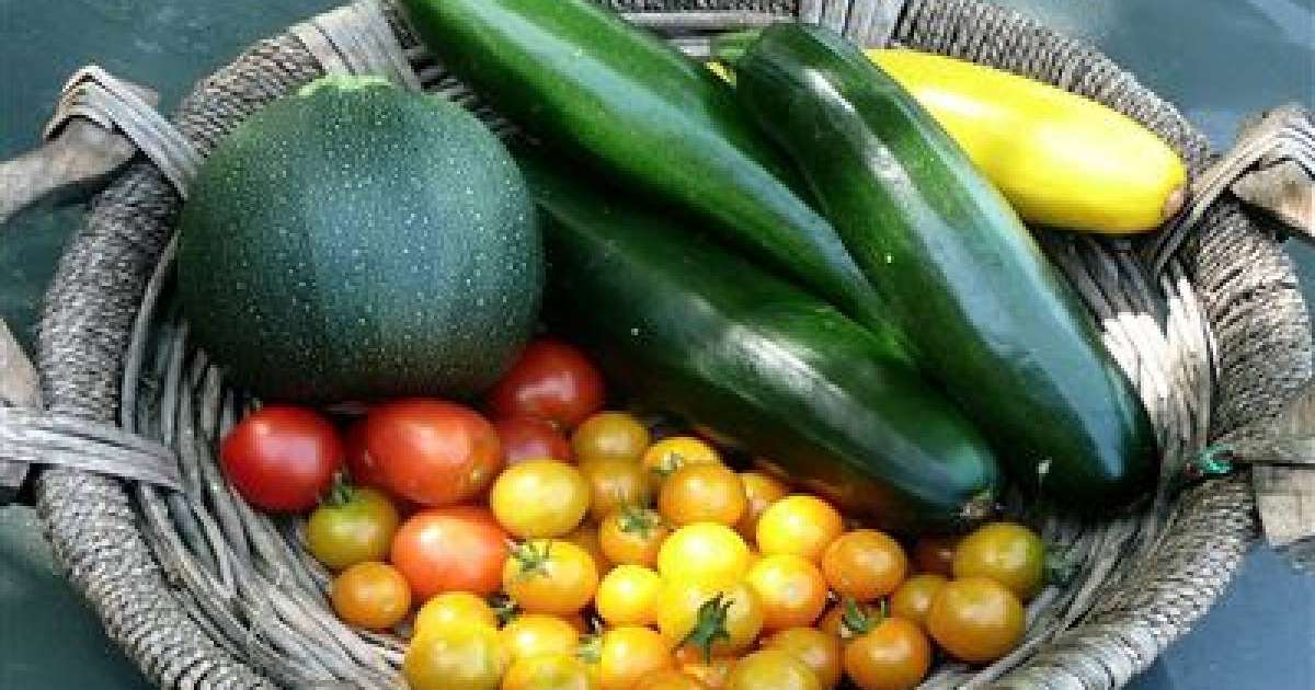 Ғалымдар қатерлі ісікті жоятын жемістер мен көкөністерді атады