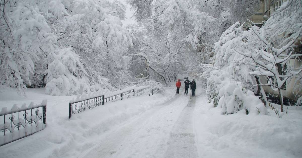 Алматыда қалыңдығы 20 сантиметр қар жауды