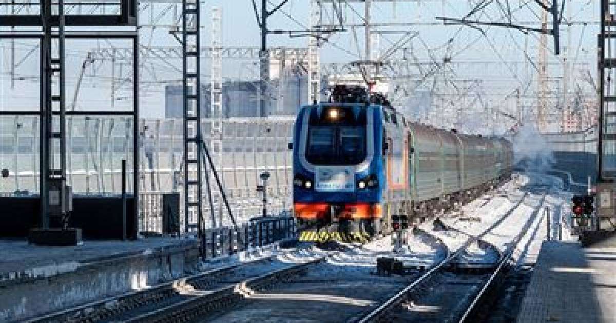 Сүйіктісімен әзілдеспек болған әйел пойыз астына түсті