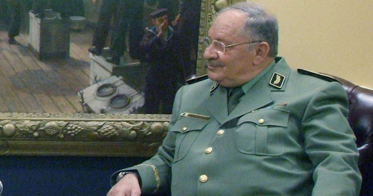 Алжир әскері бас штабының басшысы ел президентін қызметке жарамсыз деп тануға шақырды