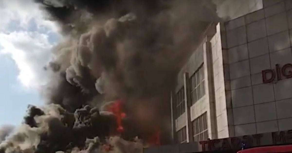 Бакуде ірі сауда орталығы өртеніп жатыр