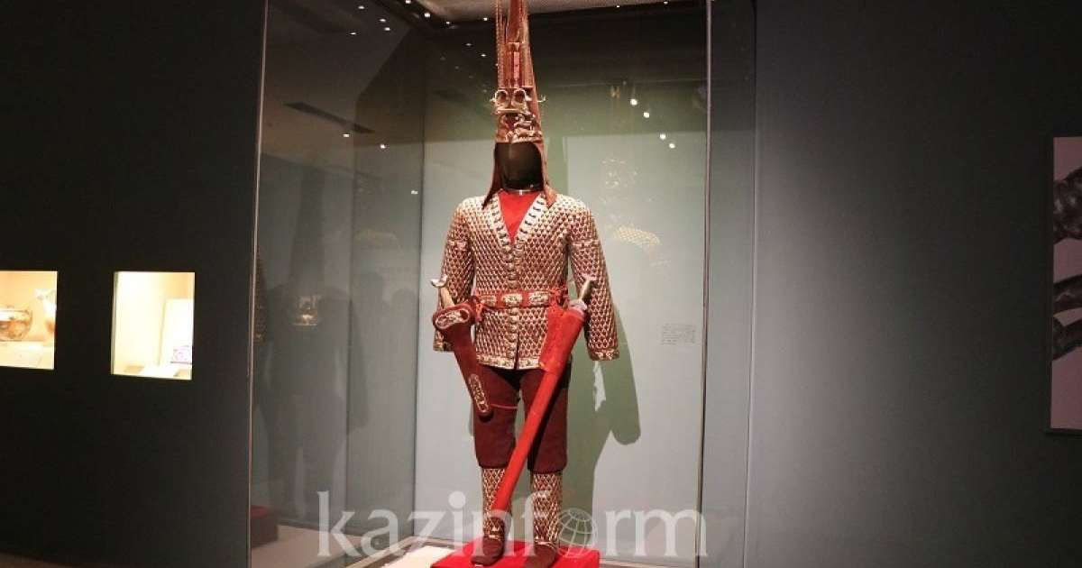 哈萨克斯坦国家象征"金人"在中国国家博物馆展出