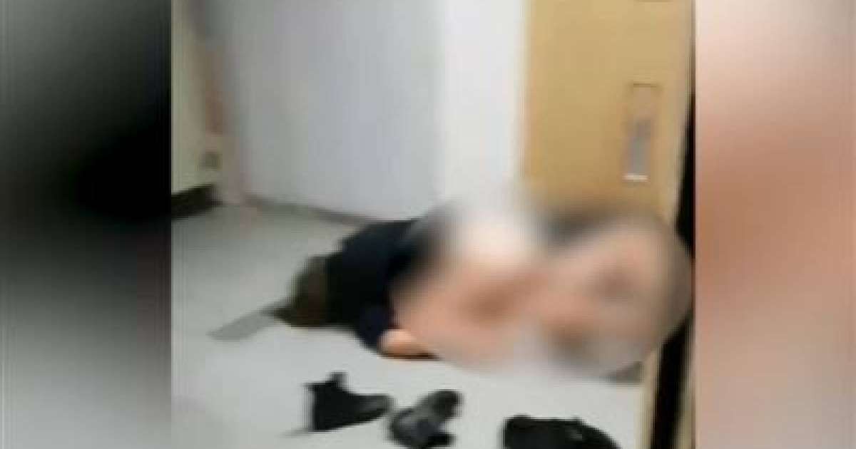 Студенттер университетте жыныстық қатынасқа түсіп, ұйықтап қалған (18+)