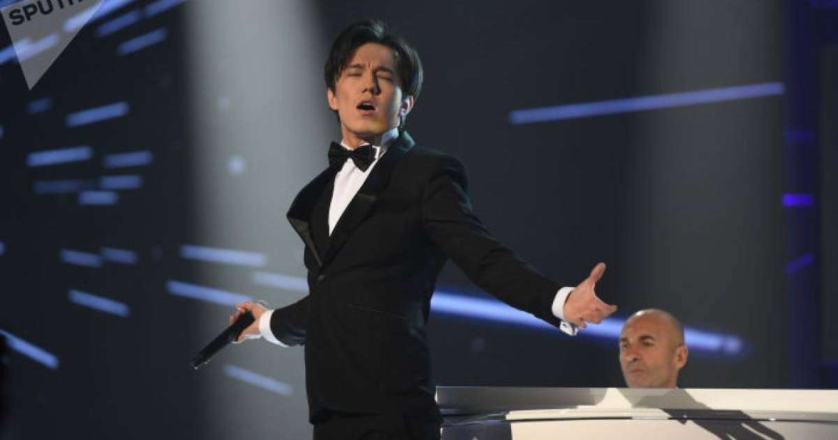 Мәскеуде Димашқа Медведевтің әйелі өз қолымен гүл сыйлады – видео