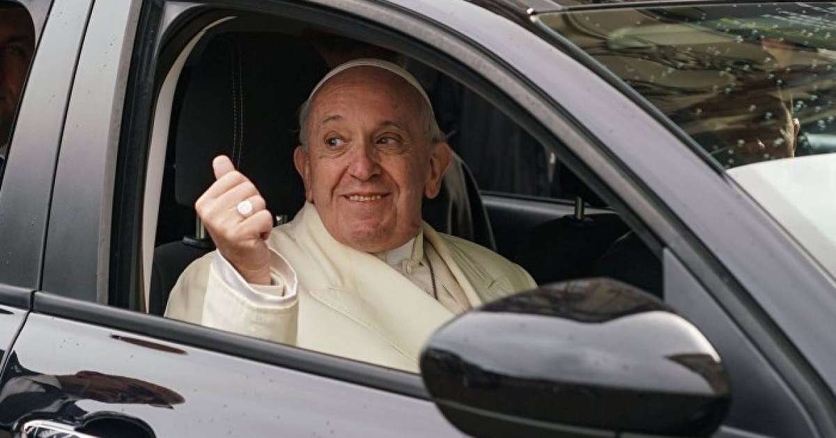 "Құдай бізден сұрайды" Рим папасы Оңтүстік Судан басшыларының аяғын сүйді