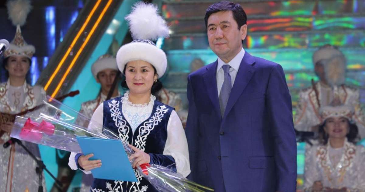 Сексеннің биігіндегі өнер ордасы |