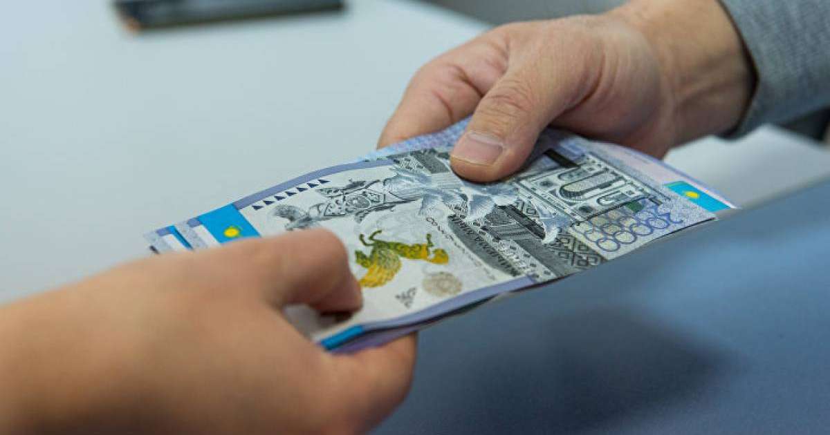 Жамбыл облысында шенеунік парамен ұсталды