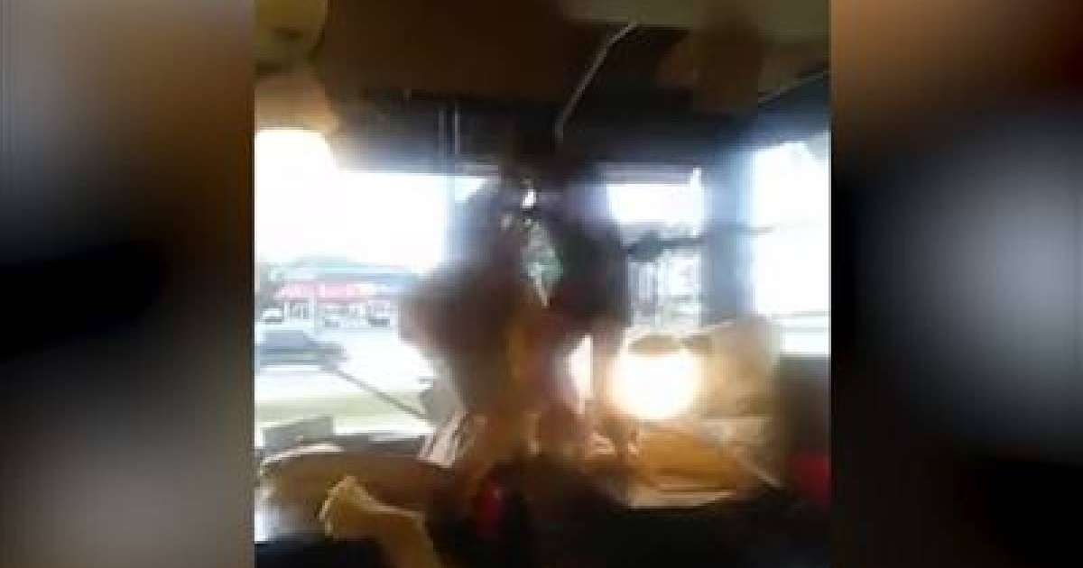 Кафенің шатырынан шалбарсыз құлаған ұры елді шошытты