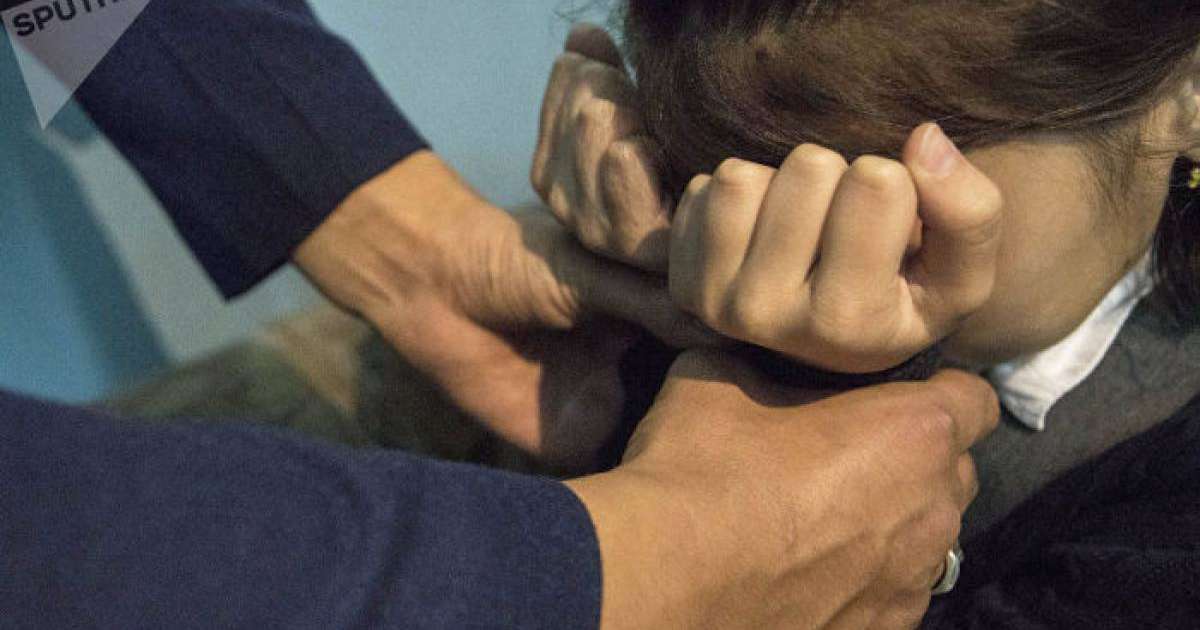 12 жасар қызды анасының көңілдесі зорлап тастады