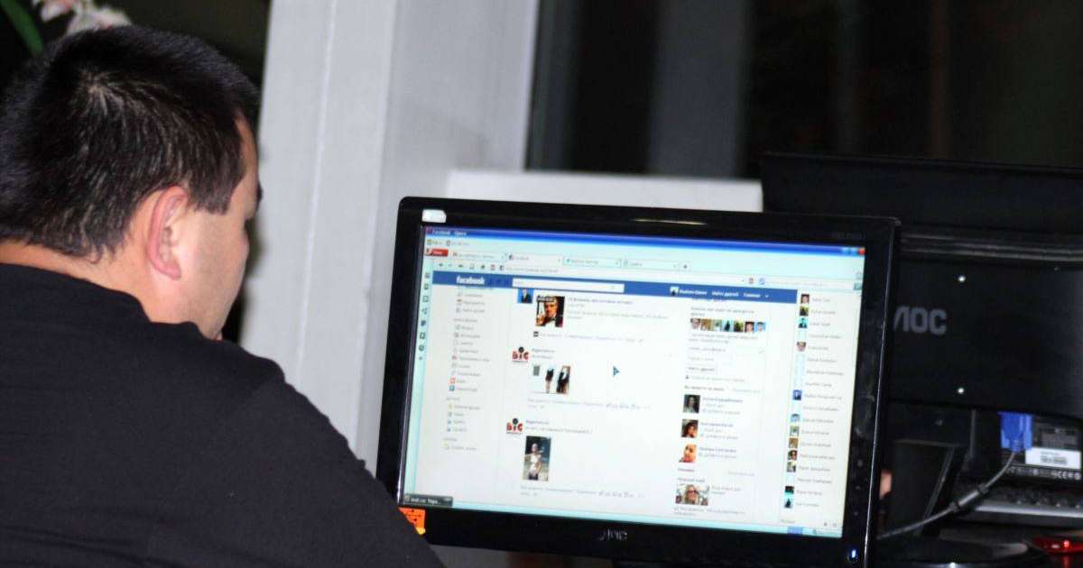 Абаев интернеттегі кідіріс туралы сұраққа жауап берді