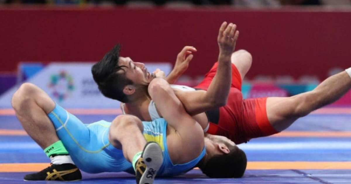 Екі қазақстандық балуан Болгариядағы турнирдің финалына шықты