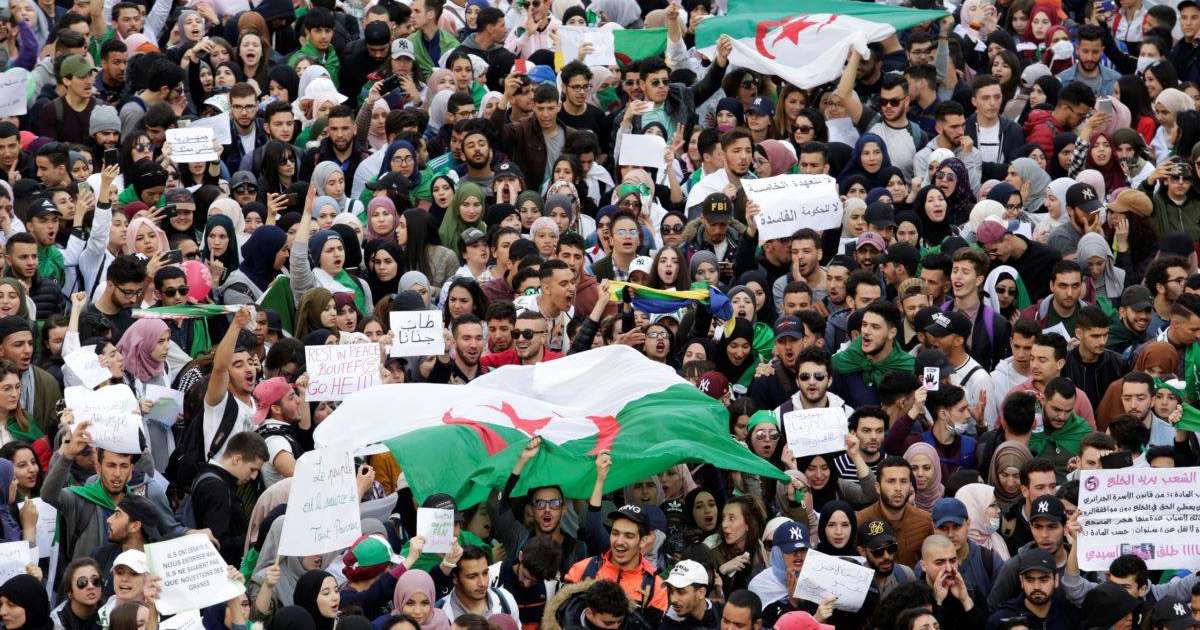 Алжирде президенттің қайта сайланбауын талап еткен шерулер жалғасып жатыр