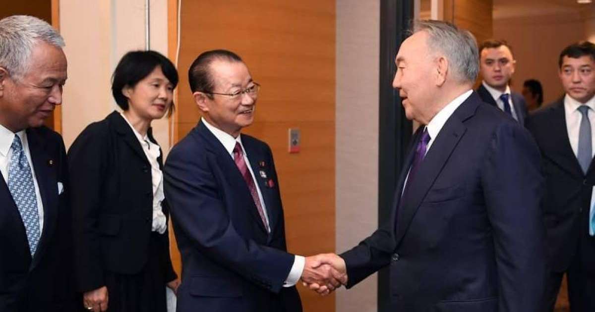 纳扎尔巴耶夫会见日哈议会友好联盟主席河村建夫