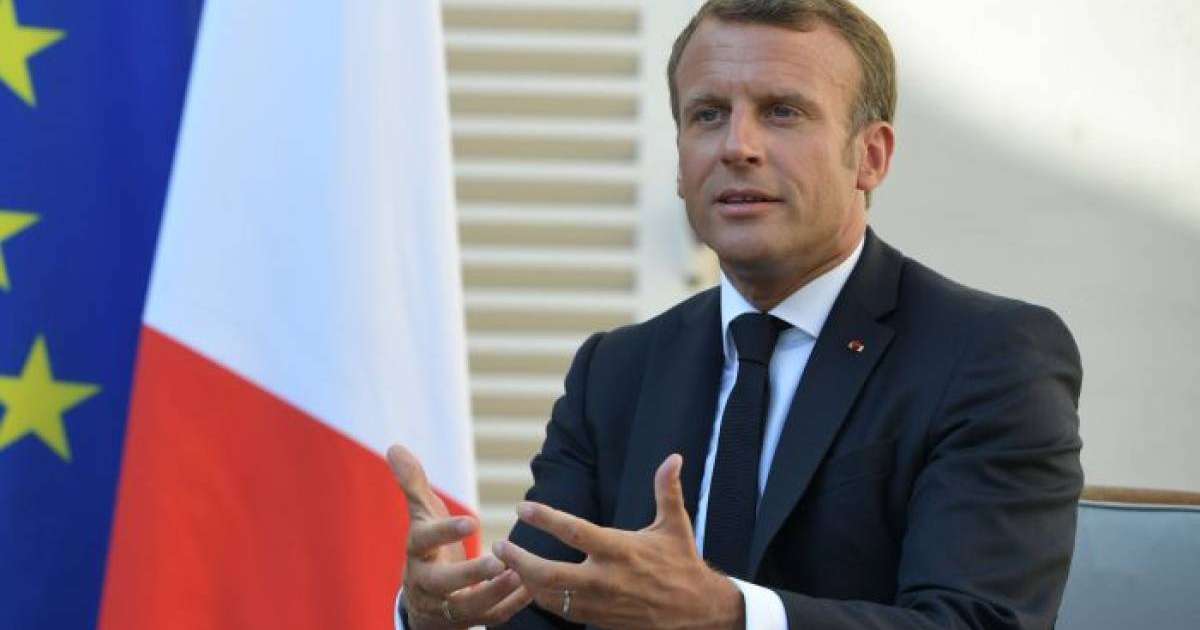 Франция президенті Путинмен кездесуден кейін орыс тілінде пост жазды