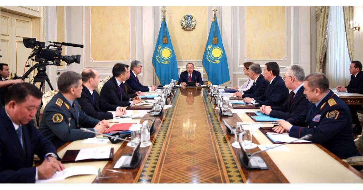 纳扎尔巴耶夫主持召开安全会议例行会议