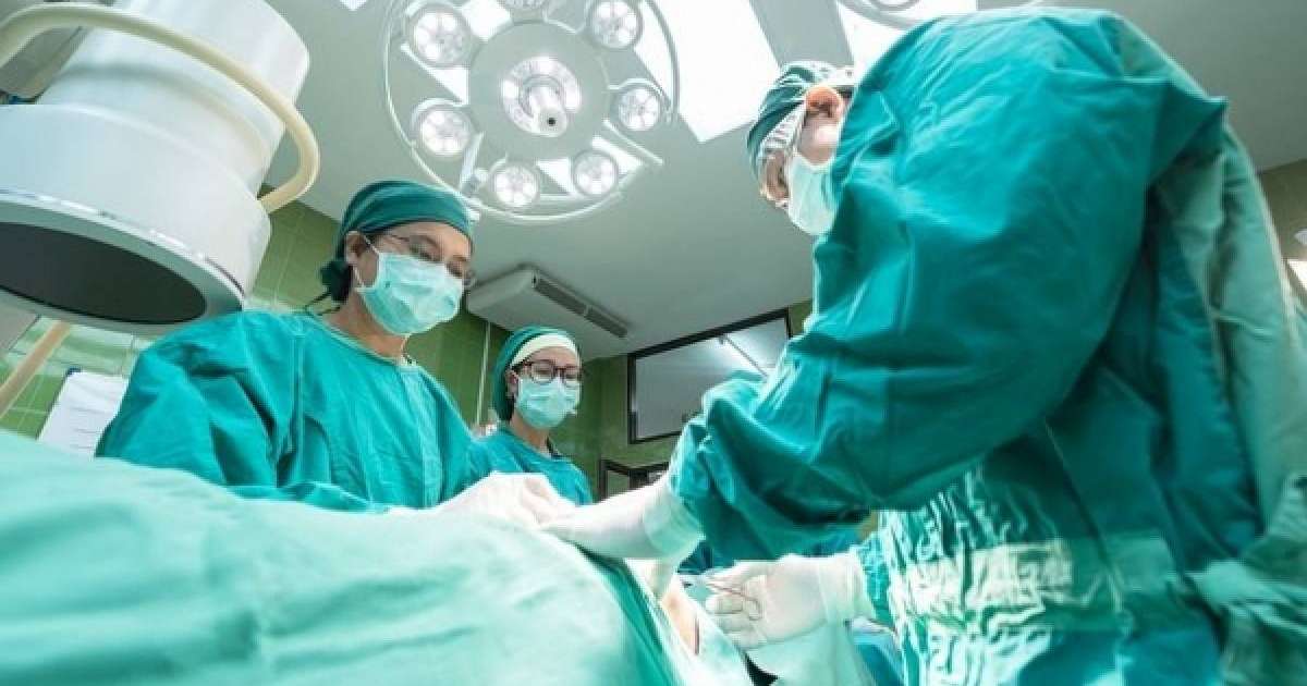 ​Пациент миына ота жасалып жатқан кезде дауыстап дұға жасаған