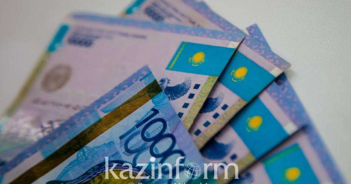 今日美元兑坚戈终盘汇率1:389.86