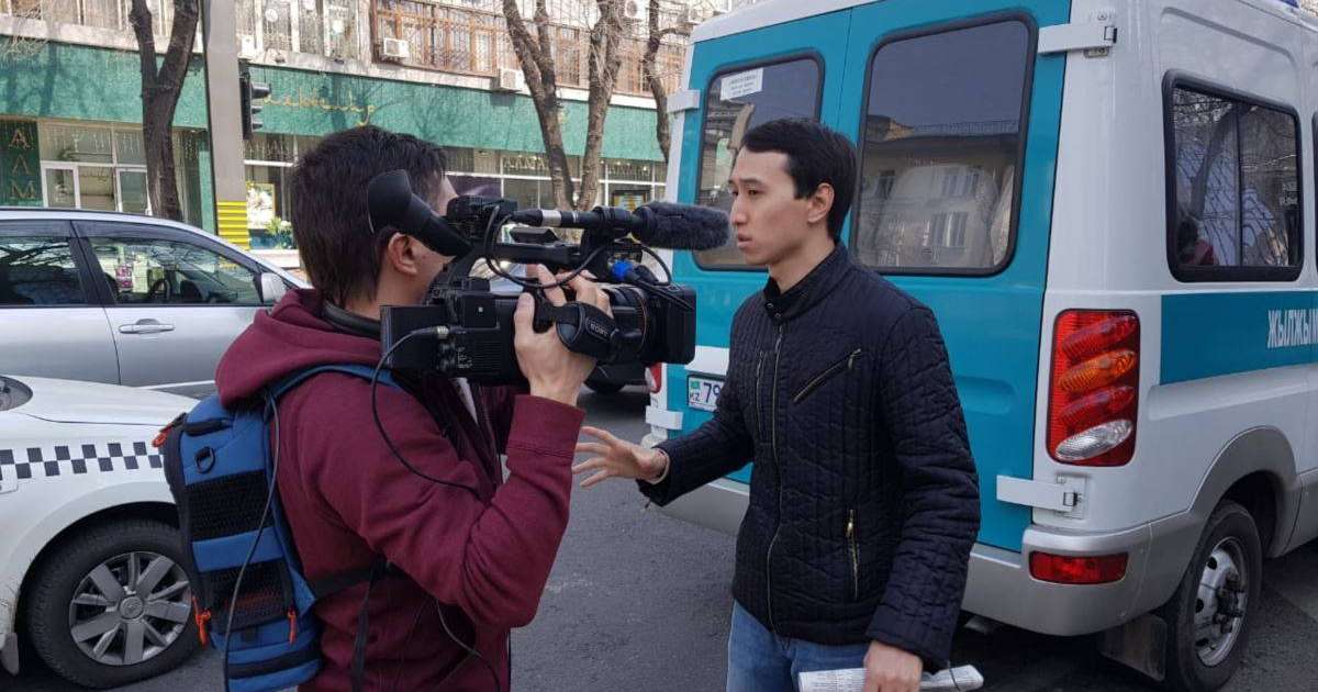Азат Еуропа/Азаттық радиосы Қазақстан билігінің журналистерге қысымын сынады