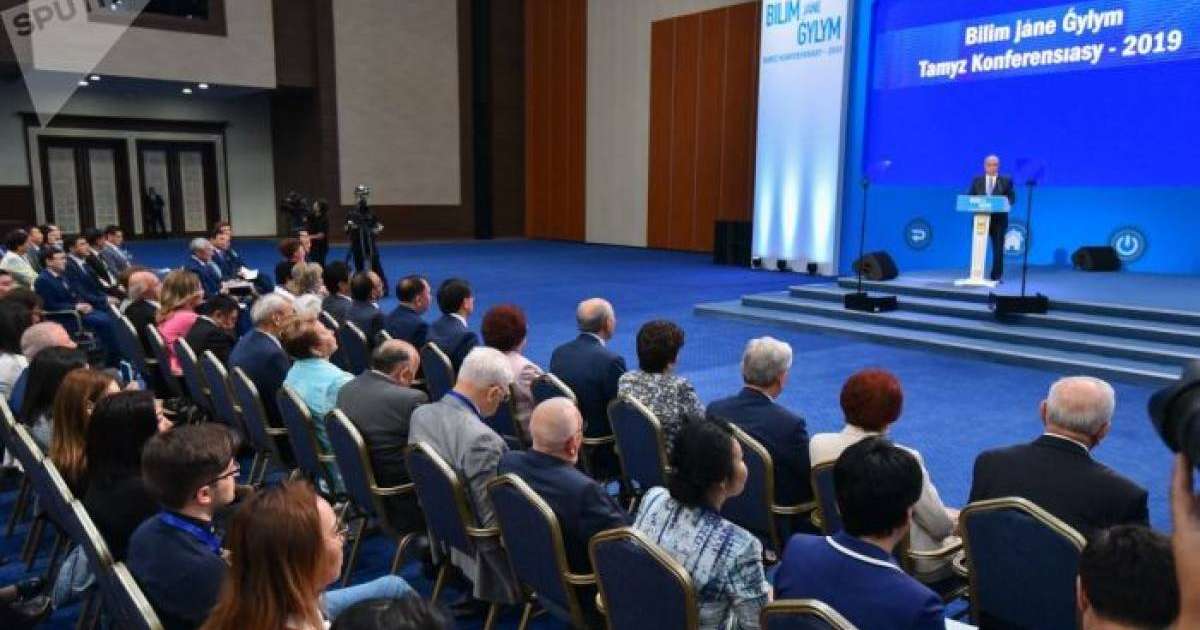 Тоқаев мұғалімдердің алдында сөз сөйледі