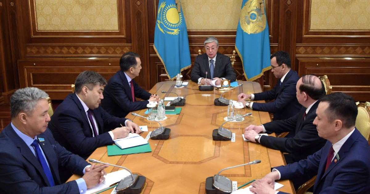 总统会见主要政党领导人