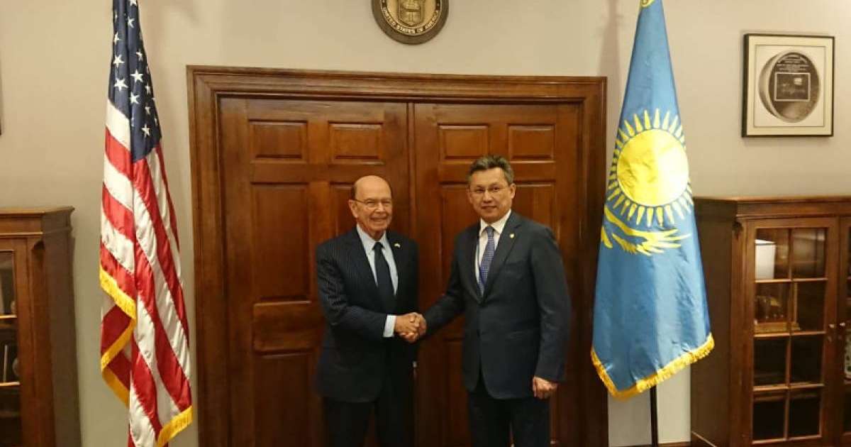 哈萨克斯坦将进一步扩大同美国之间的商贸合作
