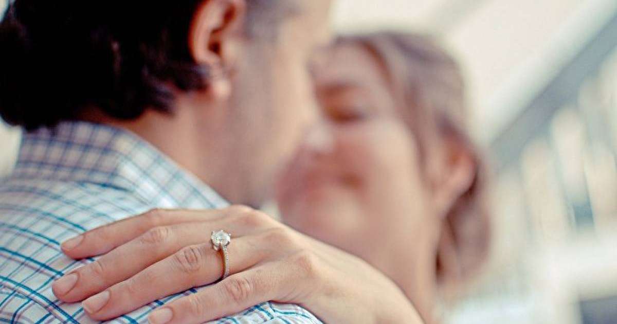 Шетел азаматы павлодарлық әйелдің басын айналдырып, тақырға отырғызып кетті