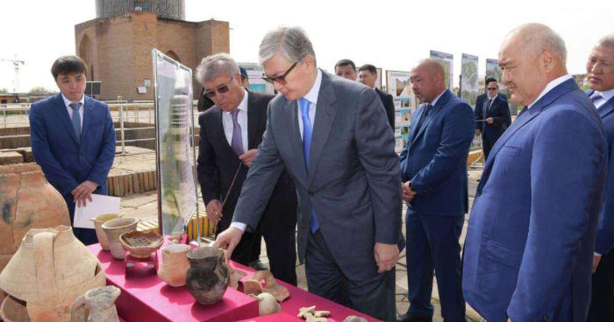 "Шағым түссе, жазалаймын". Жаңа президент әкімдерге қатаң ескерту жасады