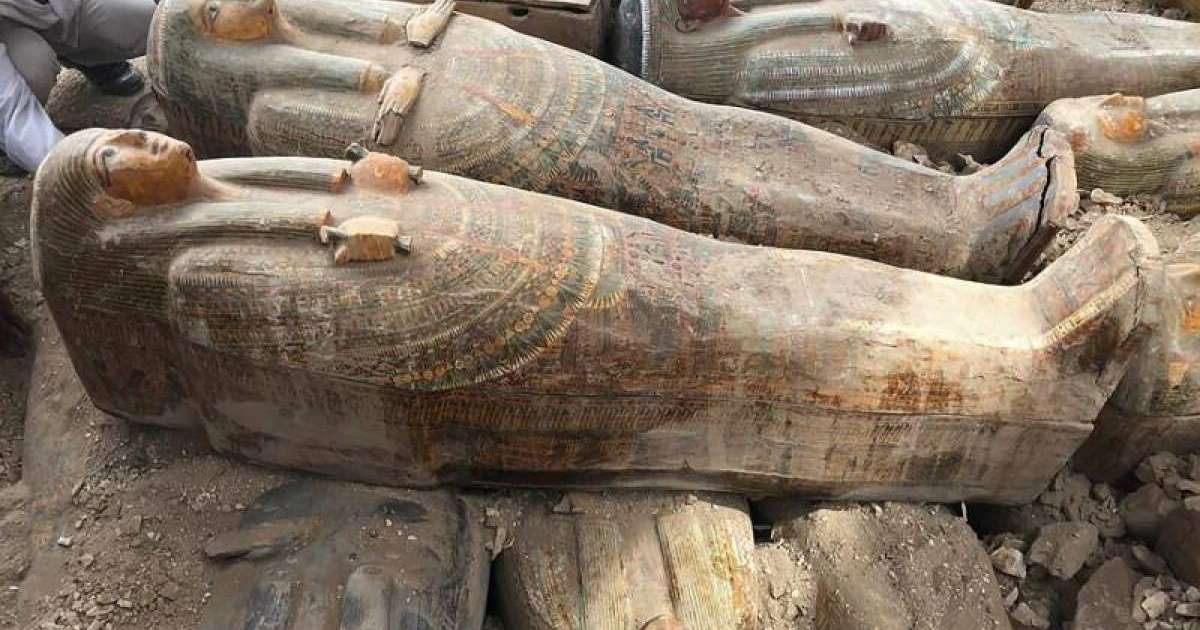 古代埃及墓园出土20具保存完好的木制棺材