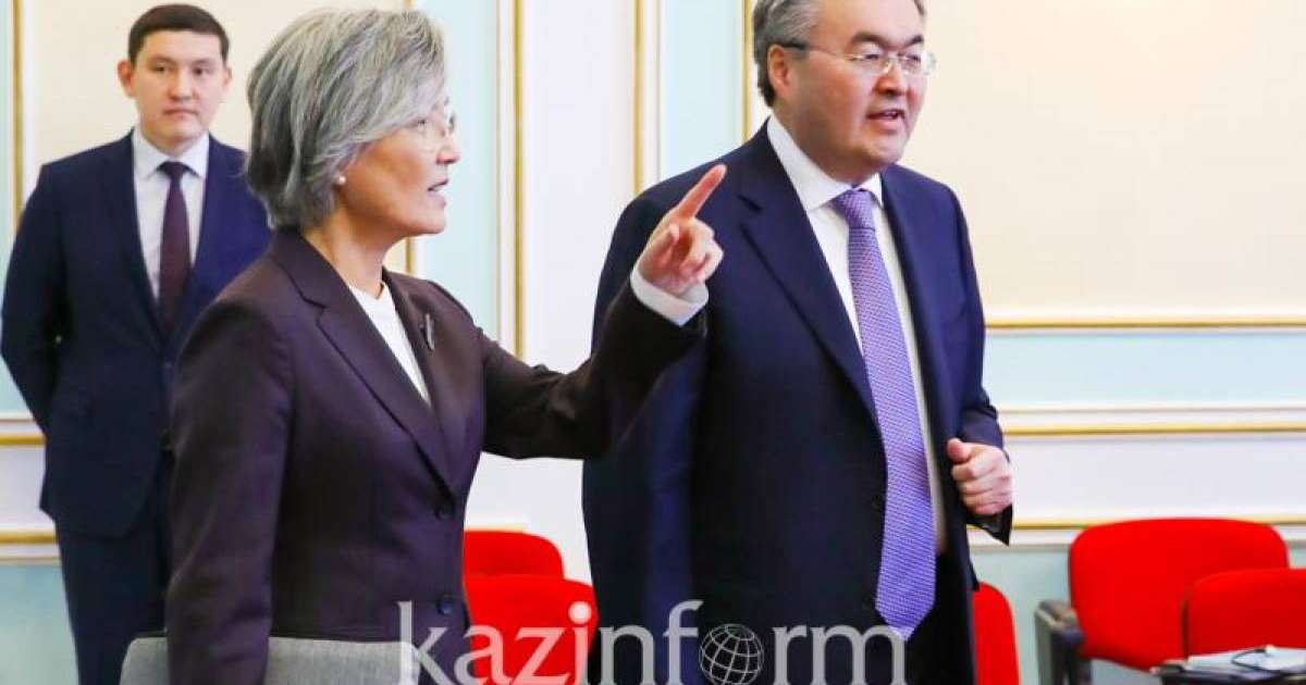 哈韩两国外长在努尔-苏丹举行会晤