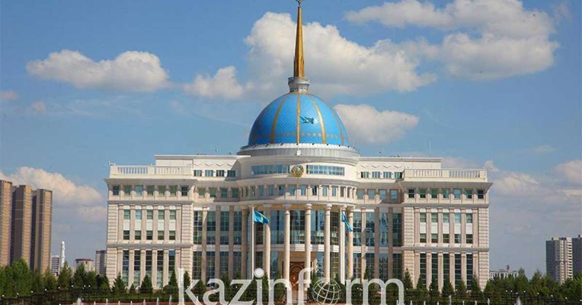 托卡耶夫总统接见“萨姆鲁克-卡泽纳”国家基金主席叶西莫夫