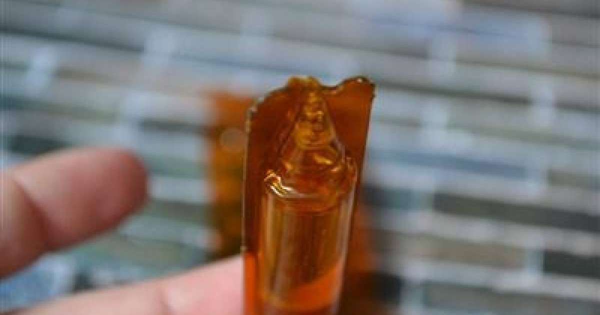 Астана әуежайында жыланның уы бар ампулалармен ер адам ұсталды