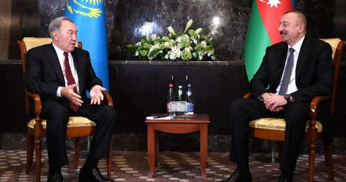 纳扎尔巴耶夫会见阿塞拜疆总统