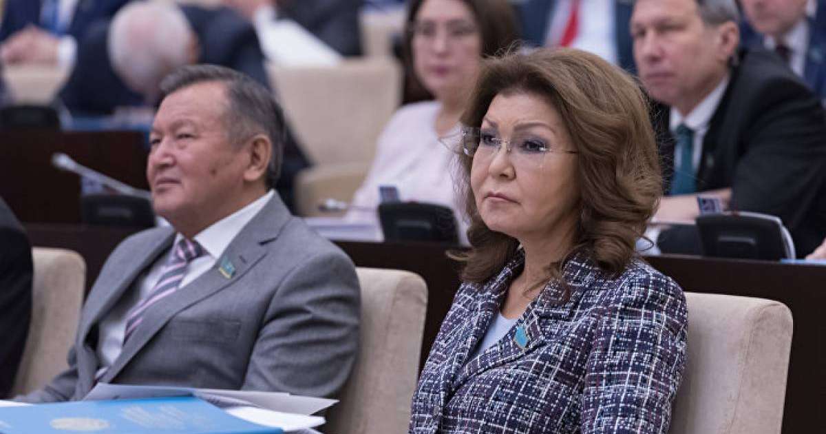 "Бас иеміз" Дариға Назарбаева қаза болған полицейдің отбасына көңіл айтты