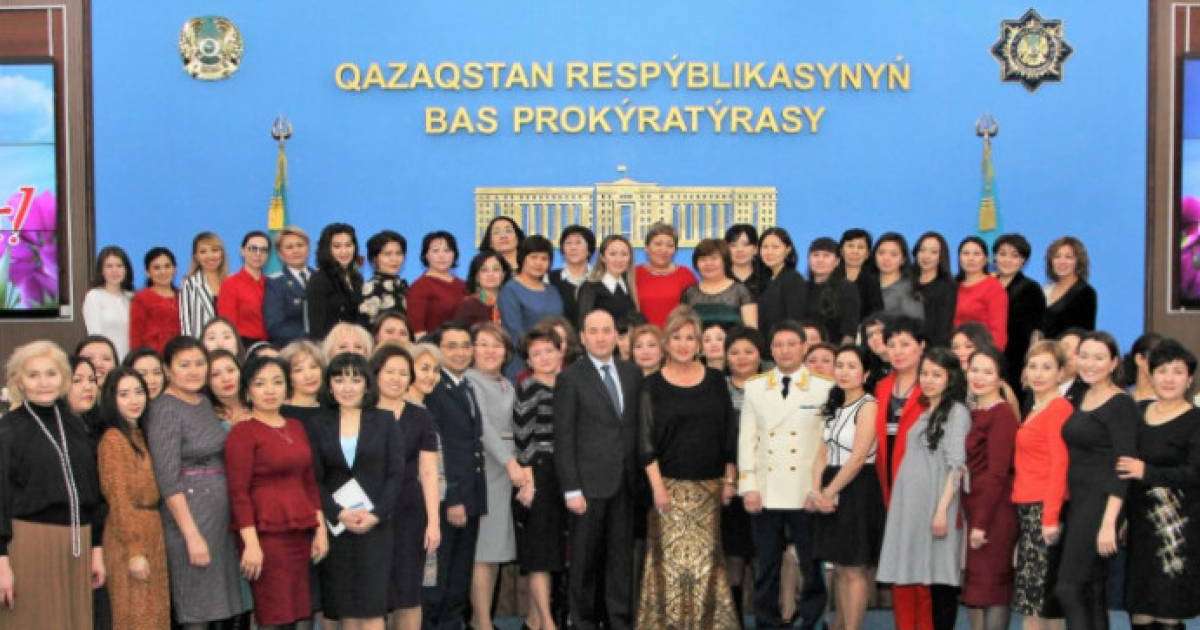 Біз қатарымызда табанды, батыл да бірбеткей қыздардың қызмет ететінін мақтан етеміз