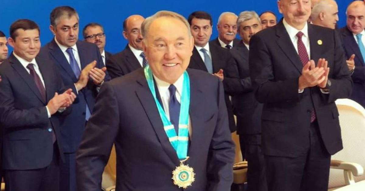 哈萨克斯坦首任总统被授予突厥世界最高荣誉奖章