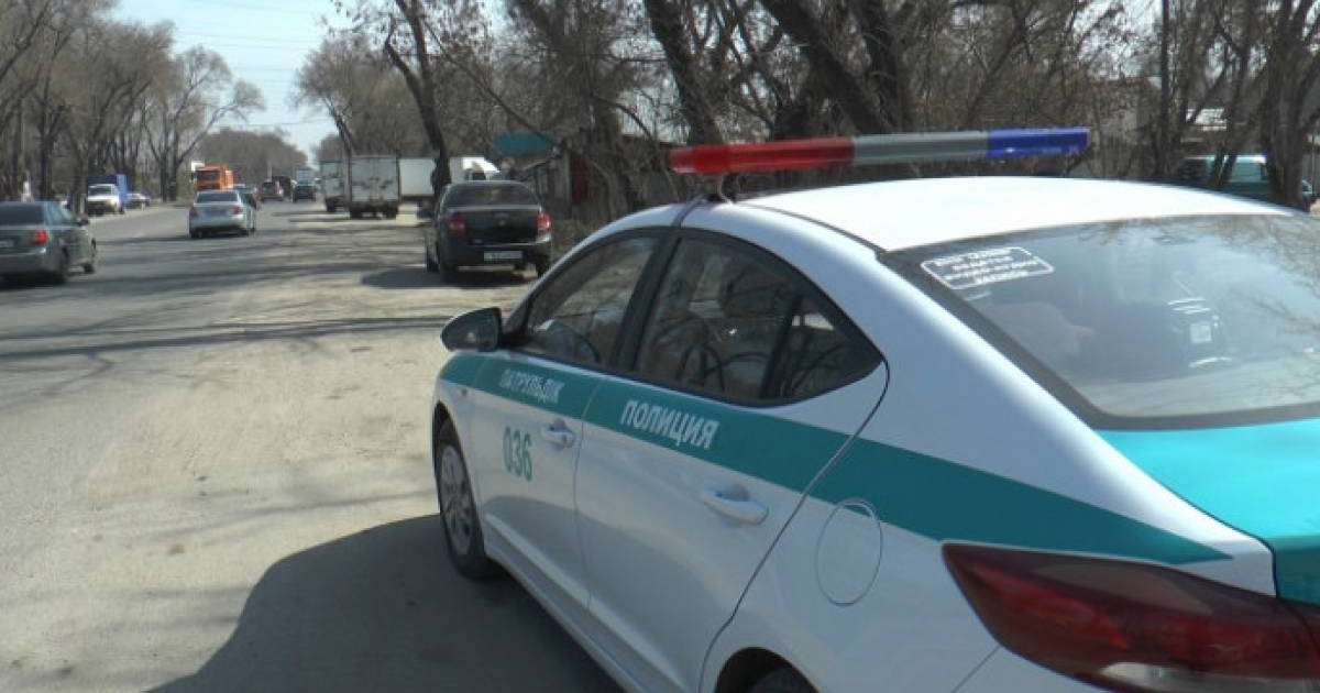 Алматыда есірткіге мас жүргізуші полиция қызметкерлерінен қашпақ болды