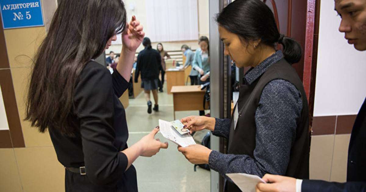 Асхат Аймағамбетов тестілеу кезіндегі тәртіпбұзушылықтар туралы айтты