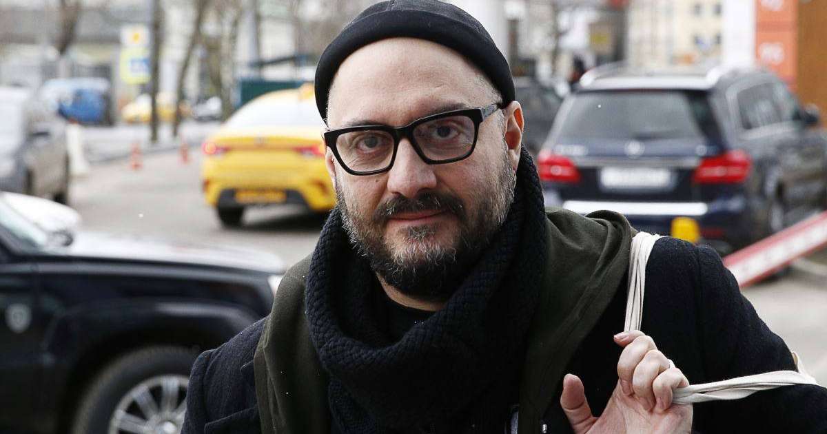 Ресейлік режиссер Кирилл Серебренников қолхатпен босап шықты