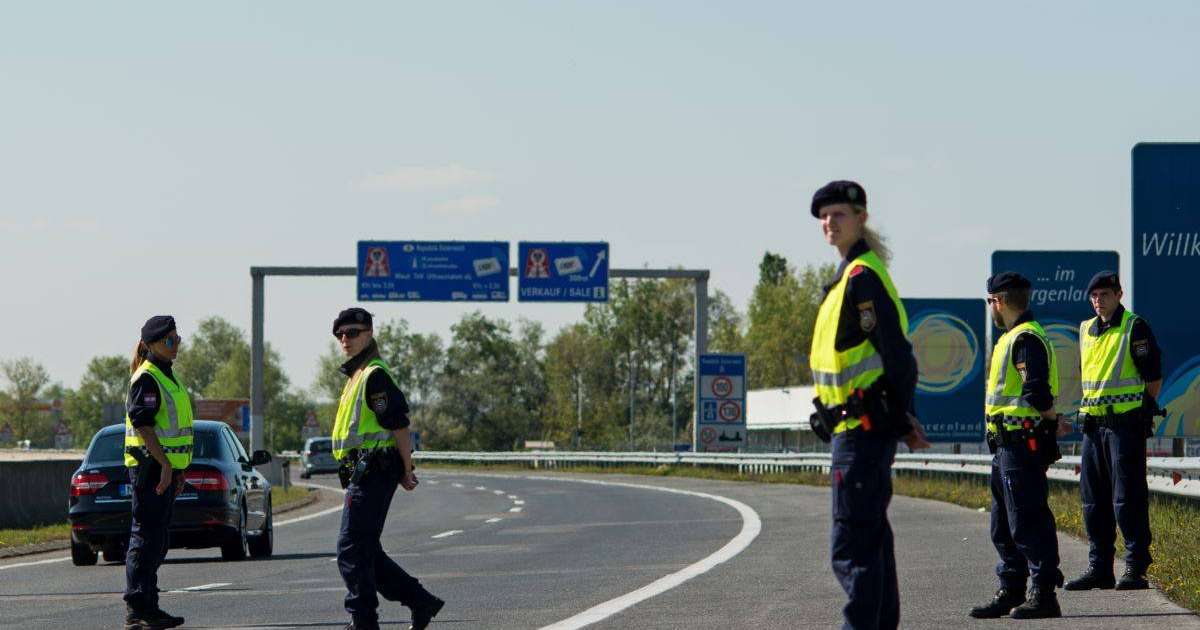 Австрия заңсыз мигранттармен күресу үшін шекарадағы тексеріс мерзімін ұзартады